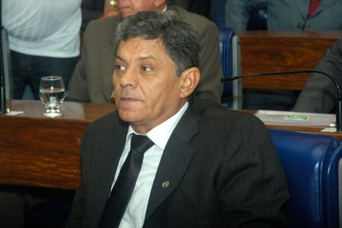 Prefeito de Pombal é investigado por propaganda eleitoral antecipada após distribuir kits de higiene na cidade