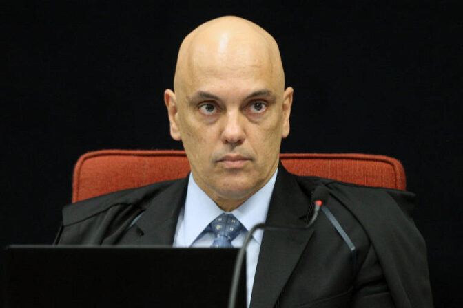 Alexandre de Moraes decide afastar o governador Ibaneis Rocha, do Distrito Federal, por 90 dias