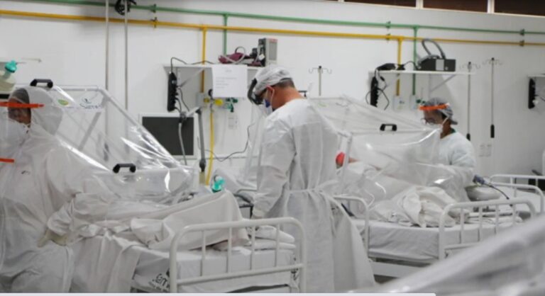 Em hospital de Manaus, ala inteira de pacientes morre por falta de oxigênio