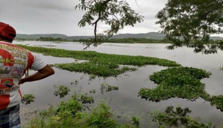 Faltam 2 centímetros para o açude Cachoeira dos Alves sangrar em Itaporanga