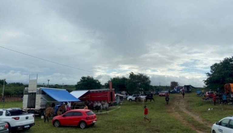 Polícia Militar encerra bolão de vaquejada na cidade de Itaporanga