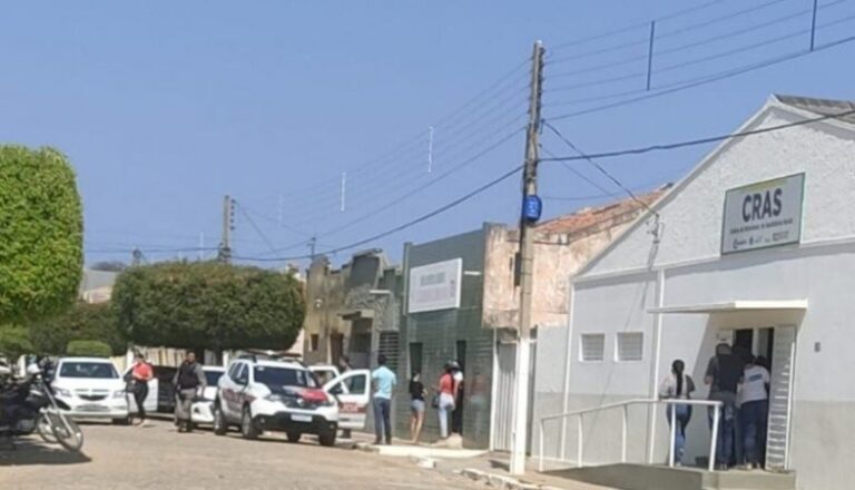 Duas mulheres brigam na Câmara Municipal de Diamante