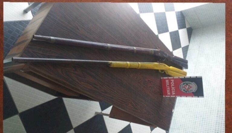 PM apreende espingardas em Santa Inês, suspeitos fugiram