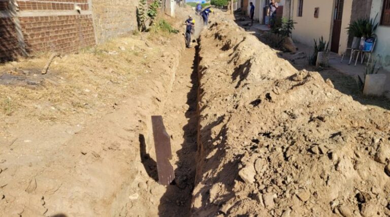 Prefeitura de Catingueira começa trabalhos de extensão na rede de abastecimento de água da cidade