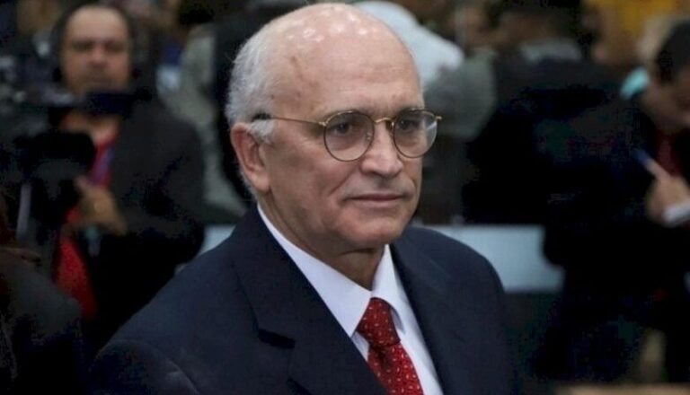 Médico de Conceição que morreu de Covid é homenageado com bloco cirúrgico em Patos