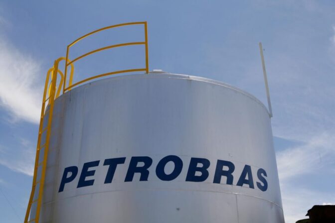 Licença para Petrobras explorar Foz do Amazonas “novo pré-sal” será revista, diz ministra Marina Silva