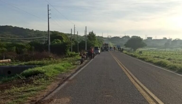 Colisão entre carro e moto deixa uma mulher morta e outra ferida no Vale do Piancó