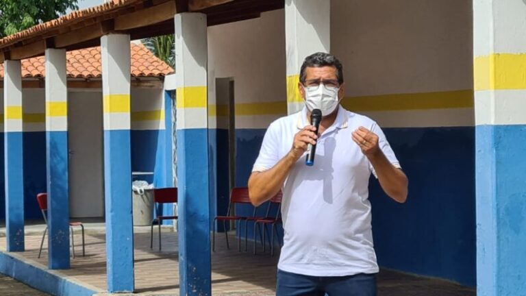 Prefeito de Igaracy sanciona Lei que eleva o Piso Salarial dos professores em 33,24%