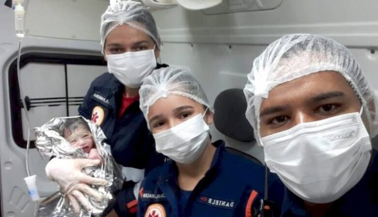 Equipe do SAMU realiza parto dentro de ambulância em Serra Grande