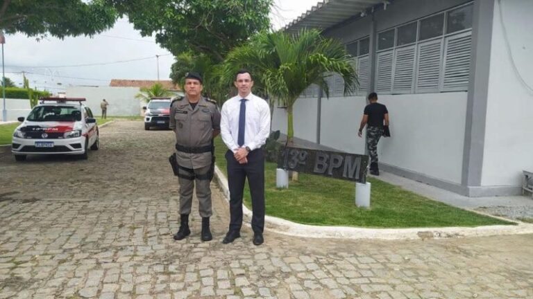 Polícia Militar 13º BPM recebe a visita do Promotor de Justiça Renato Martins