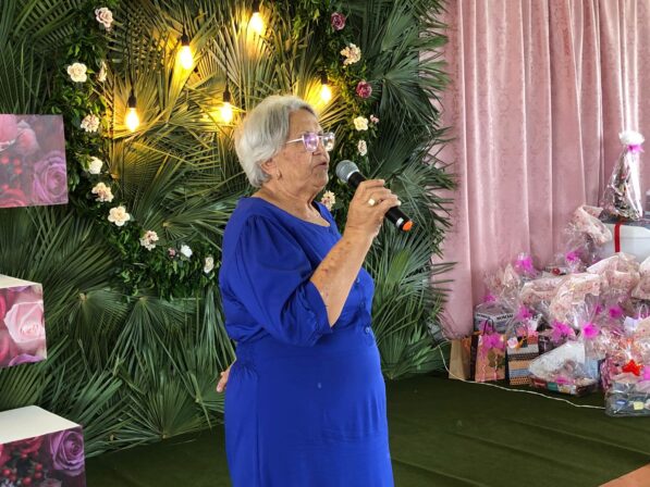 Prefeita de Emas Anete Loureiro participa de homenagem as mães