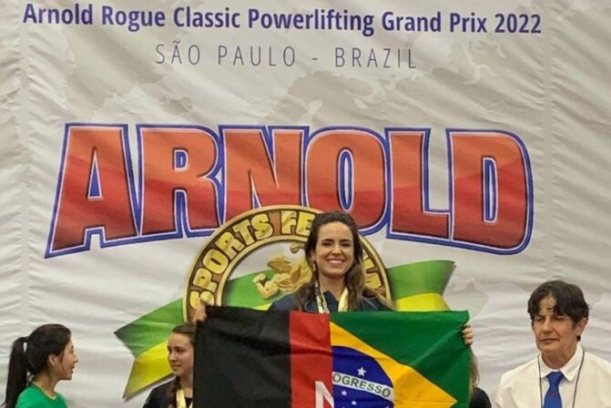 Tetramedalhista no Sul-americano, atleta paraibana Mayara Rocha, quebra três recorde e é campeã brasileira de Powerlifting 2022