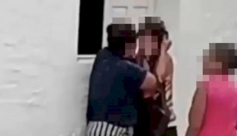 Mulher é agredida após furtar celular em Santana dos Garrotes