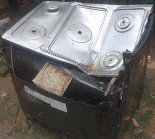 Panela de pressão explode danifica fogão e teto de casa, em Boa Ventura