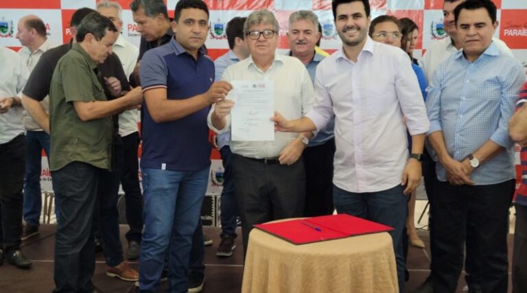 Catingueira é contemplada com ônibus escolar