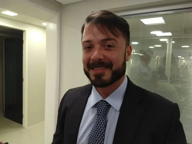 Com 9 apartamentos, deputado declara patrimônio de R$ 3,4 milhões na Paraíba