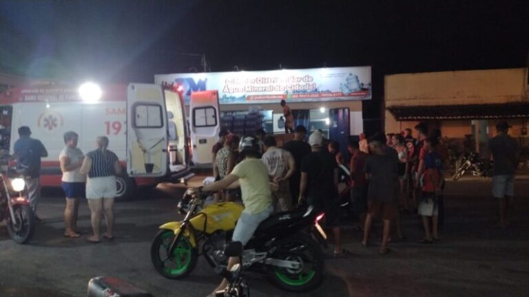 Acidente entre moto e carro deixa uma pessoa ferida no centro de Piancó