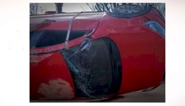 Jovem sai ileso após acidente de carro no Vale do Piancó