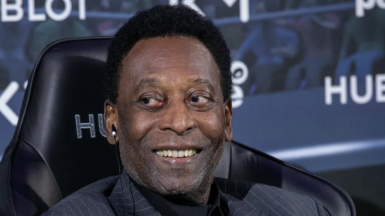 Hospital não divulga boletim sobre saúde de Pelé na véspera de Natal