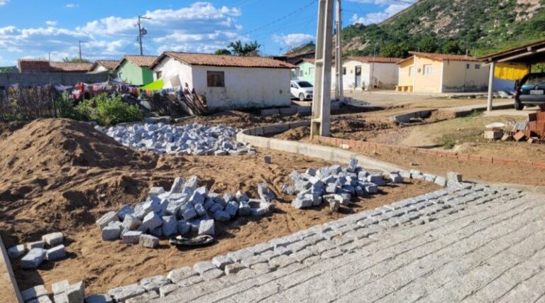 Prefeitura de Catingueira inicia pavimentação e beneficia moradores do conjunto habitacional Vila da Cruz