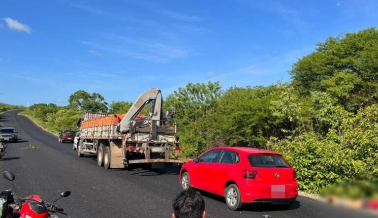 Colisão entre moto e carro deixa homem morto no Vale do Piancó