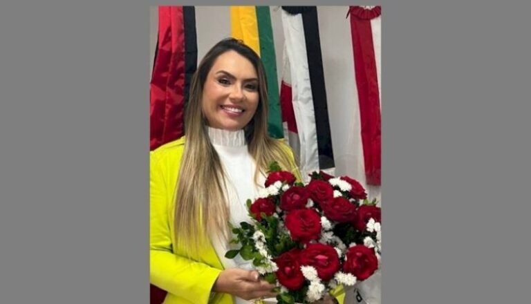 Tabeliã do Vale do Piancó é a 1ª presidente da Associação dos Registradores de Pessoas da PB