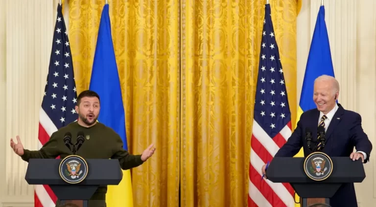 Presidente dos Estados Unidos faz visita surpresa à Ucrânia pela 1ª vez desde o início da guerra