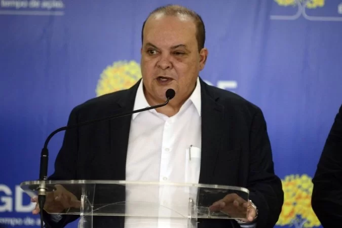 Ministro autoriza retorno do governador de Brasília ao cargo