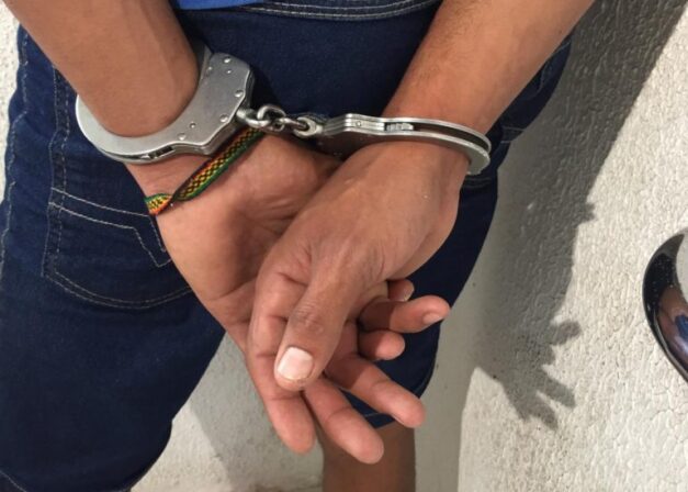 Polícia Militar prende três pessoas com arma e drogas no Vale do Piancó