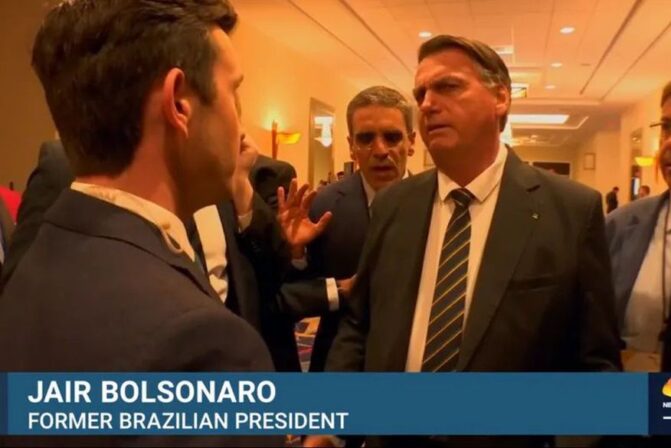 Bolsonaro diz que pretende voltar ao Brasil ainda em março
