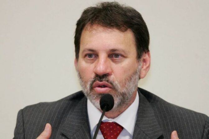 Ex-tesoureiro do PT, Delúbio Soares, realiza debate em João Pessoa