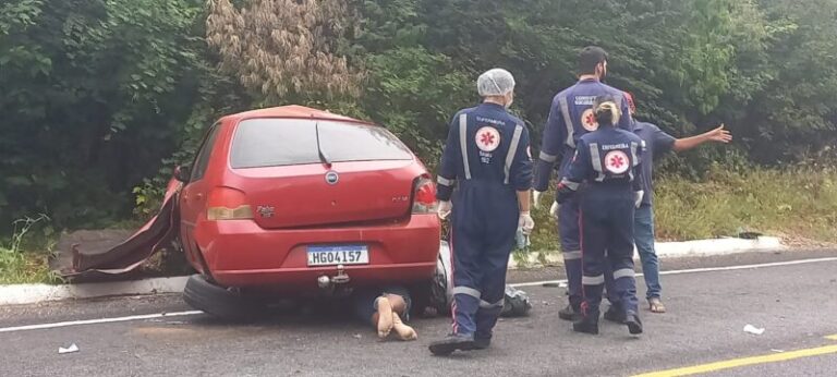 Acidente de carro deixa um homem morto no Vale do Piancó