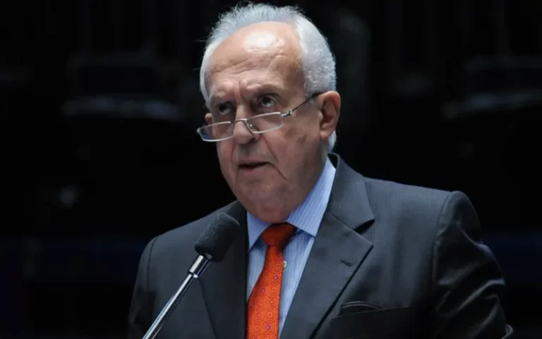 Jarbas Vasconcelos renuncia ao mandato de senador em Pernambuco