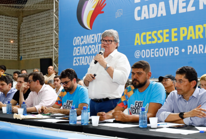 João Azevêdo participa do ODE em São Bento, discute prioridades da população e entrega benefícios à região
