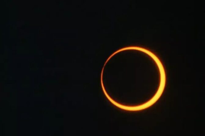 Com mais de duas horas, eclipse anular do sol é visto por milhares de paraibanos