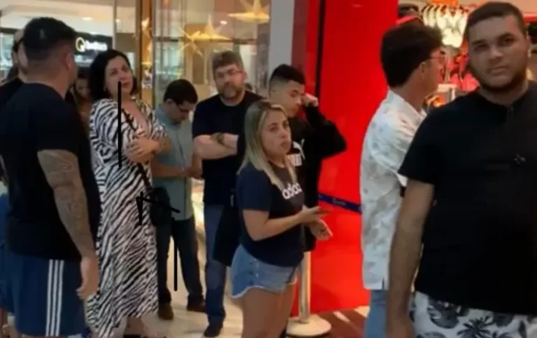 Flamenguistas formam filas para comprar ingressos de partida em JP