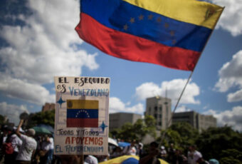Venezuelanos começam a votar em referendo sobre território disputado com a Guiana