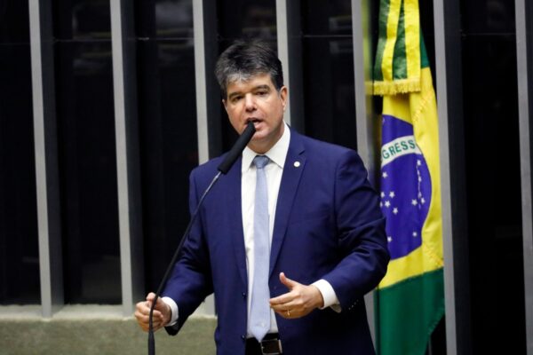 Ruy Carneiro descarta voto em Cícero para governador e cita três opções: “Lucas, Efraim ou não ter candidato”