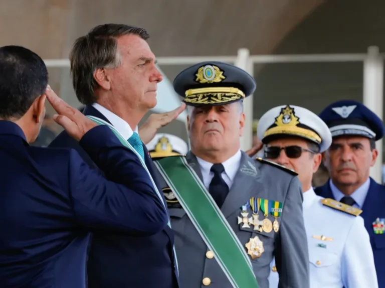 Ex-comandantes confirmaram à Polícia Federal pressão de Bolsonaro por golpe