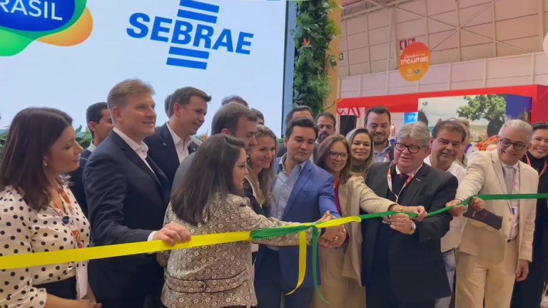 João Azevêdo recebe ministro do Turismo e presidente da Embratur no estande da Paraíba na Bolsa de Turismo de Lisboa