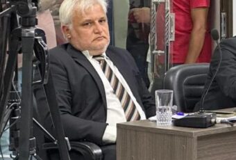 Vereadores de Alhandra cassam novamente o mandato de vereador desafiando decisão judicial