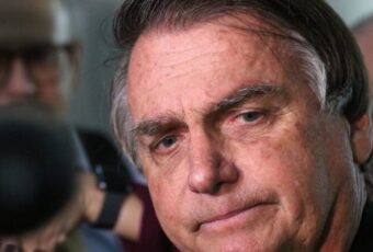 Ministro dá 48h para Bolsonaro explicar estadia na embaixada da Hungria