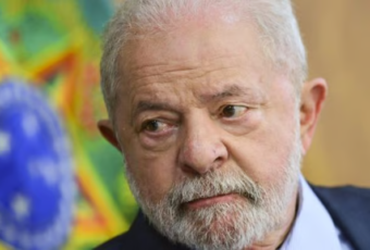Lula deixa líderes e ministros de sobreaviso para reunião de emergência
