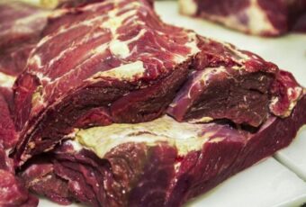 Carne bovina fica 3% mais cara e deve aumentar mais nos próximos meses