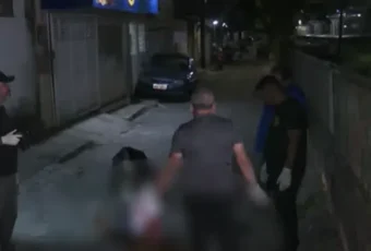 Homem morre com disparo no olho e segurando terço na mão