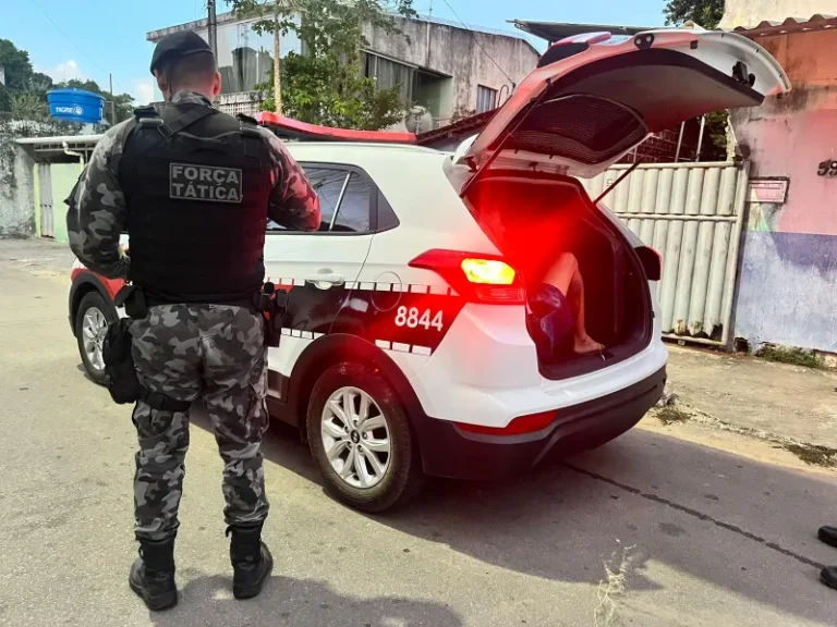 Suspeitos são presos com armas e drogas durante operação