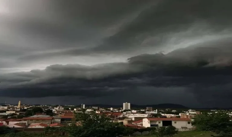 Cidades do Sertão estão sob alerta de chuvas intensas para as próximas horas