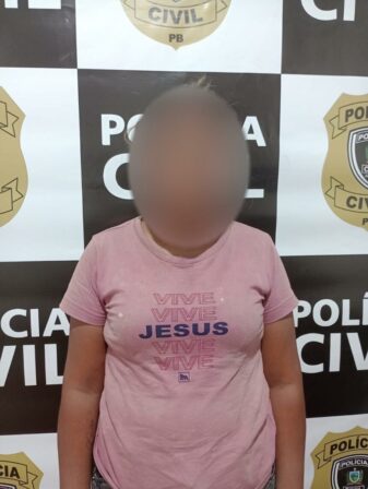 Mulher é presa suspeita de tráfico de drogas no Vale do Piancó