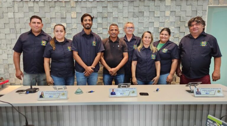 Câmara de Catingueira realiza entrega de novo fardamento aos servidores do Poder Legislativo