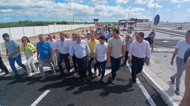 Em Piancó João Azevedo inaugura e entrega Centro de Hemodiálise, Detran e reforma de escola estadual